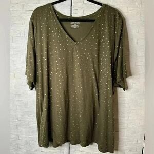 Lane Bryant v-neck, t-shirt, Hunter Green gold polkadots with texture plus size